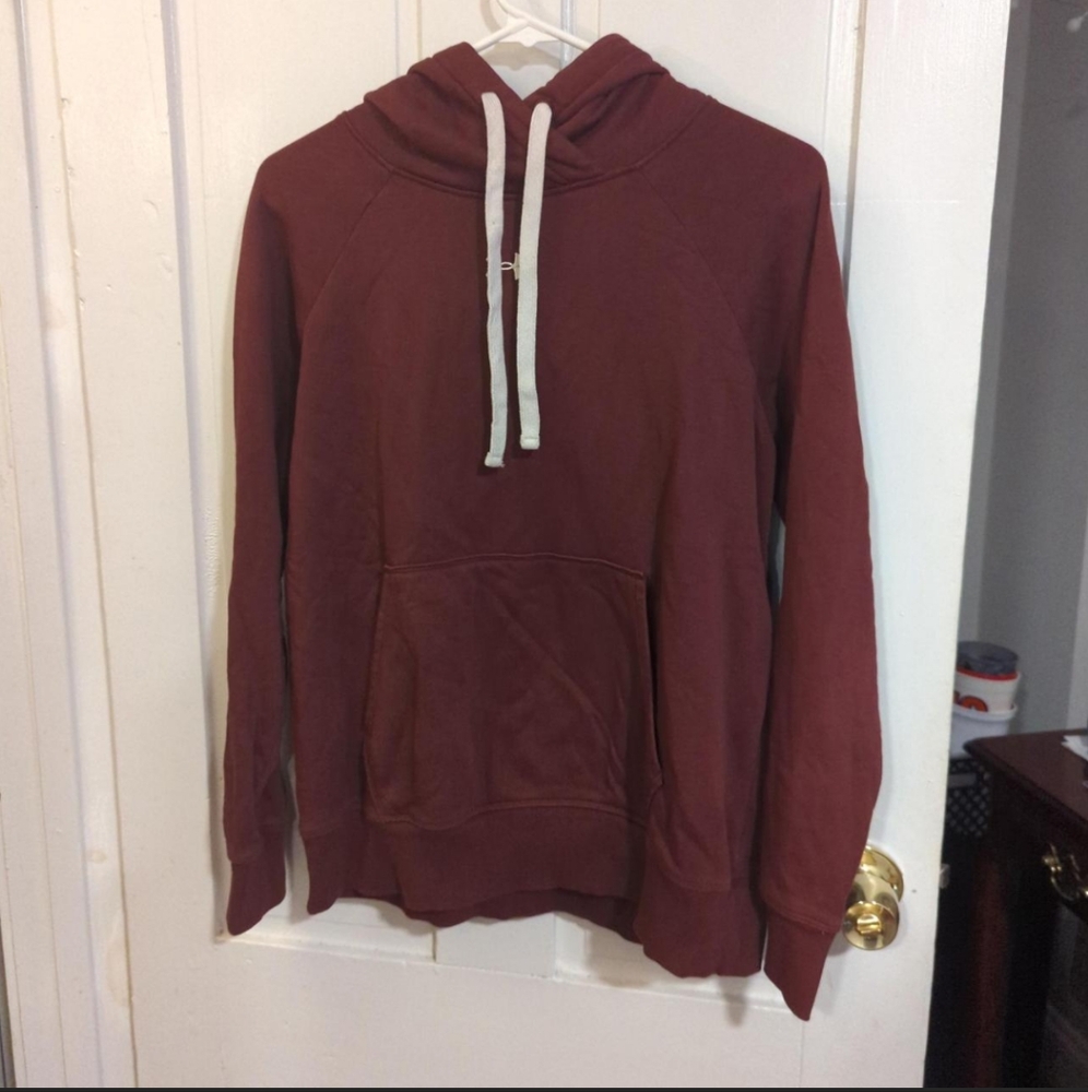 Under Armour Burgundy Sweatshirt
